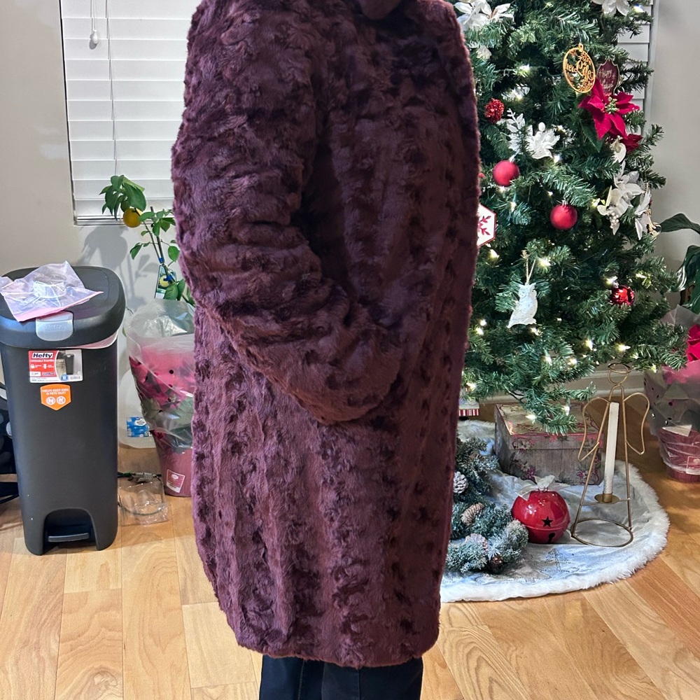 Fabulous Furs Rich Sculpted Merlot Mink - Picture 4 of 11